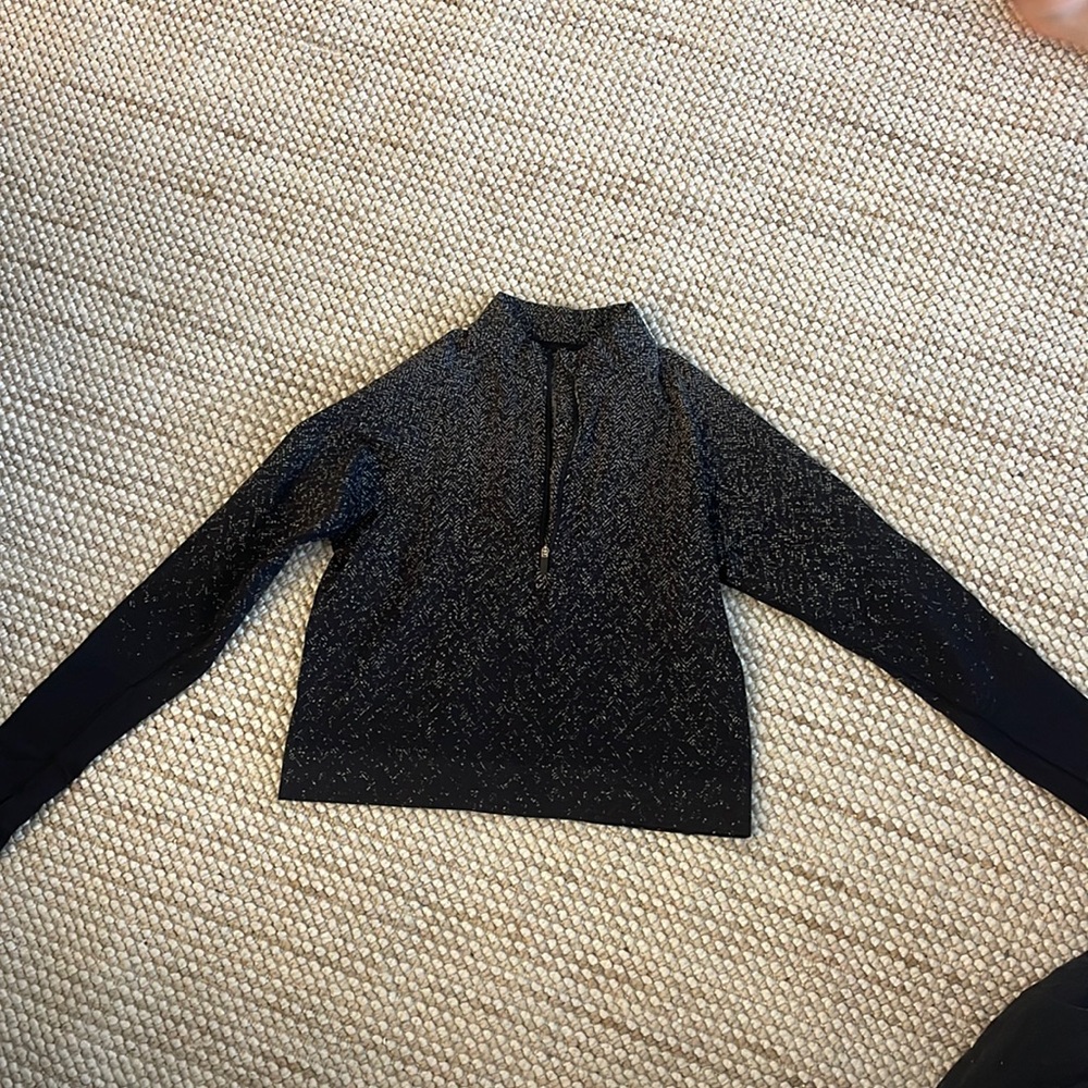 Lululemon Cropped Pullover. Size 6!